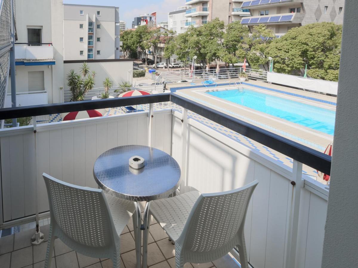 Hotel Blue Marine Lignano Sabbiadoro Exterior foto